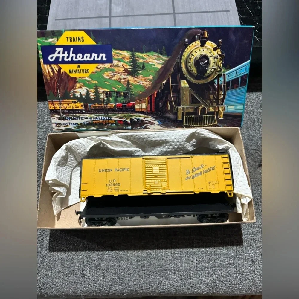Union Pacific 499087 Box Car~Be Specific~Ship Union Pacific